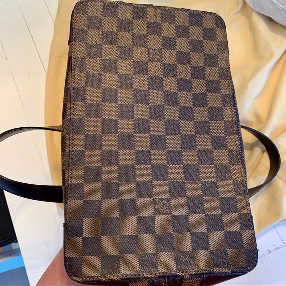 Louis Vuitton bag discontinued. - Picture 4 of 7